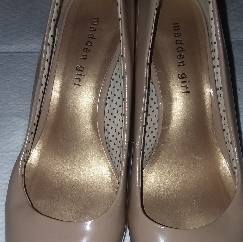 Shoes - Picture 3 of 5